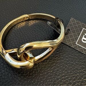 Gold/or Saks Fifth Avenue Link Bracelet